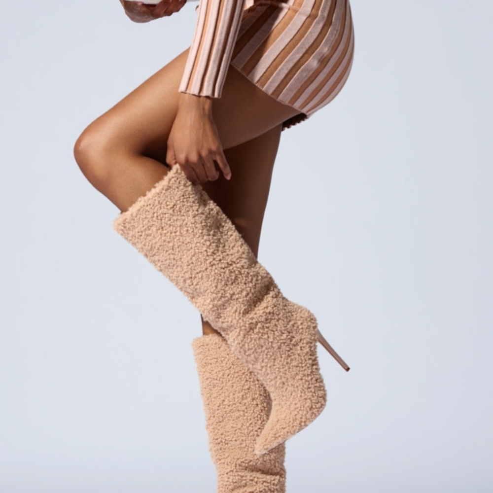 Azalea Wang Paityn Fuzzy Brown Boots Womens Sz. 10